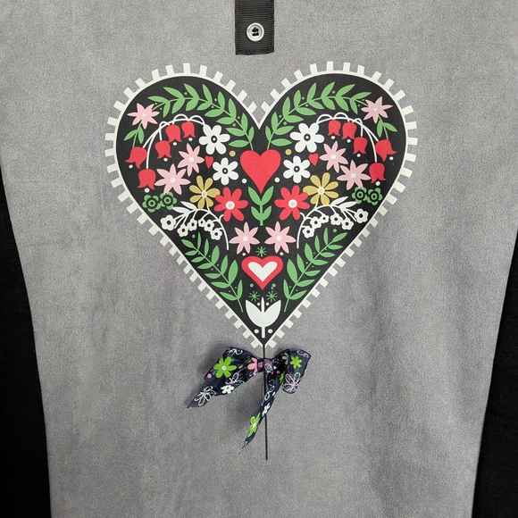 Ling Lang - Heart Patterned Black and Grey Long-Sleeve Sweater/Sweatshirt - Picture 2 of 8